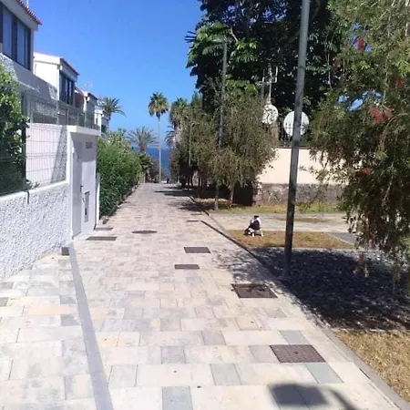 Cozy Apartament On First Line Of Ocean In Tenerife Apartament Playa de las Americas (Tenerife)